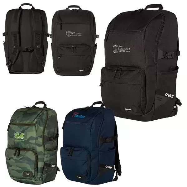 Backpack with adjustable shoulder